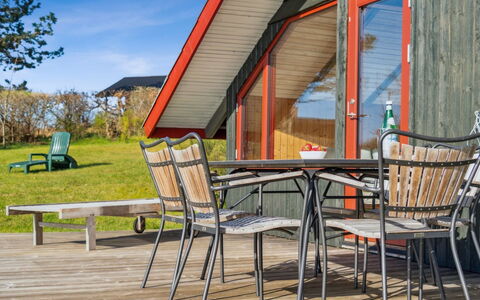 Asel - 25M from the Sea: Roof, Home, Door, Cottage, Shade, Siding, Yard, Estate, Backyard