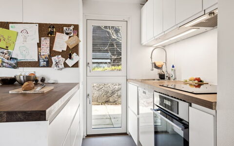 Usbjorn - 500M from the Sea: Kitchen Appliance, Kitchen, Countertop, Major Appliance, Interior Design, Flooring, Cabinetry, Home Appliance, Wood, Furniture