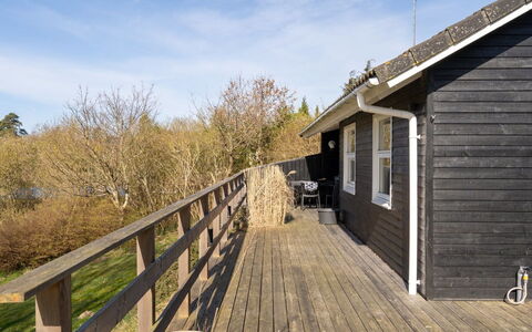 Usbjorn - 500M from the Sea: Wood, Cottage, Porch, Plank, Hardwood, Handrail, Deck, Wood Stain, Siding, Fence