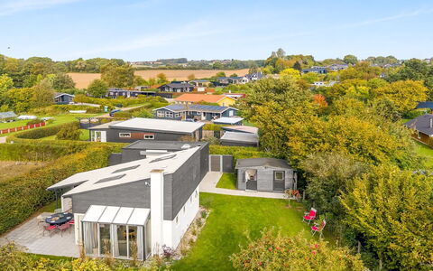 Milrid - 100M from the Sea: Residential Area, Roof, House, Home, Estate, Garden, Suburb, Landscaping, Lawn, Yard