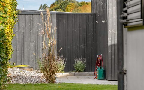 Milrid - 100M from the Sea: Wood, Garden, Backyard, Plank, Hardwood, Home Fencing, Yard, Landscaping, Siding, Fence