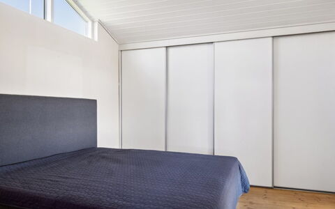 Michel - 25M from the Sea: Wood, Interior Design, Flooring, Bedroom, Floor, Ceiling, Bed, Bed Sheet, Room, Bedding