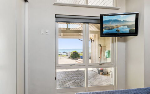 Michel - 25M from the Sea: Electronic Device, Interior Design, Furniture, Room, Sea, Television, Ceiling, Ocean