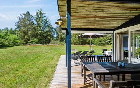 Aleta - 600M from the Sea: Swimming Pool, Resort Town