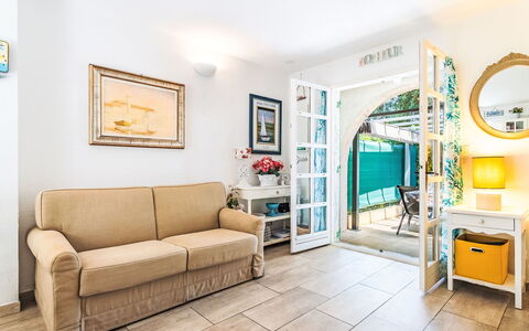 Accommodation:&nbsp;Les Parcs de Gassin 150.1