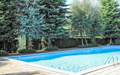 Domaso 667: Water, Plant, Property, Swimming Pool, Sky, Nature, Azure, Shade, Rectangle, Grass