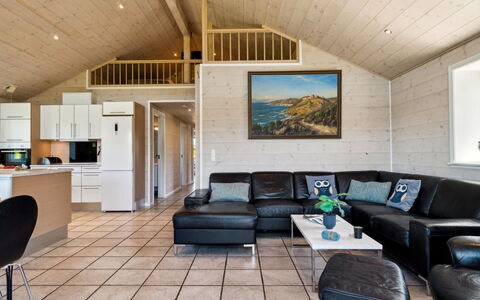 Hjalmar - 400M from the Sea: 