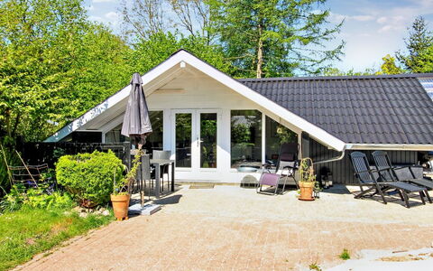 Jaakob - 30Km from the Sea: Home, Cottage, Porch, Hardwood, Siding, Deck, Shade, Plank, Estate, Garden Buildings