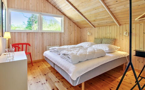 Jaakob - 30Km from the Sea: Wood, Bedroom, Interior Design, Bed, Furniture, Home, Bed Sheet, Bedding, Ceiling, Linens