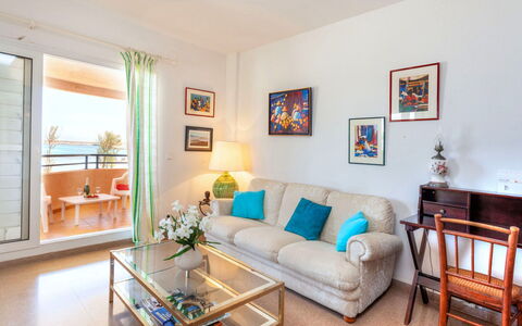Maritim Ii: Picture Frame, Furniture, Couch, Property, Table, Plant, Azure, Houseplant, Living Room, Interior Design
