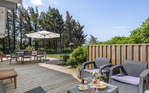 Everd - 300M from the Sea: Grass, Grassland, Landscape, Ecoregion, Plain, Plant Community, Land Lot, Outdoor Furniture, Prairie, Shrubland
