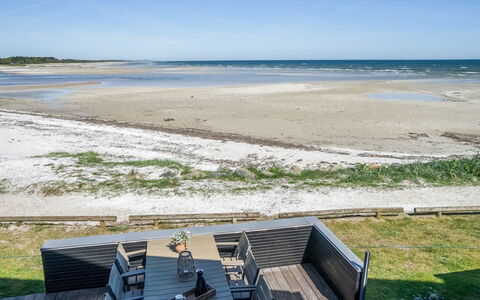 Eleanore - 25M from the Sea: Wood, Home, Porch, Deck, Hardwood, Roof, Wood Stain, Wood Flooring, Eco Hotel