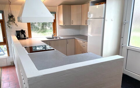 Hansen - 600M from the Sea: Countertop, Flooring, Furniture, Kitchen, Wood, Floor, Interior Design, Cabinetry, Kitchen Appliance, Room