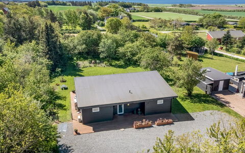 Melina - 900M to the Fjord: Blue, Shrub, Cottage, Groundcover, Garden, Estate, Shade, Landscaping, Farmhouse, Eco Hotel
