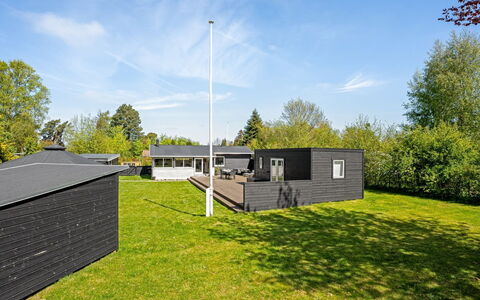 Selve - 600M from the Sea: Wood, Home, Porch, Deck, Hardwood, Roof, Wood Stain, Wood Flooring, Eco Hotel