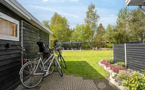 Dania - 500M from the Sea: Grass, Grassland, Landscape, Ecoregion, Plain, Plant Community, Land Lot, Outdoor Furniture, Prairie, Shrubland