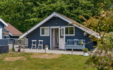 Fenna - 30Km from the Sea: Grass, Grassland, Landscape, Ecoregion, Plain, Plant Community, Land Lot, Outdoor Furniture, Prairie, Shrubland