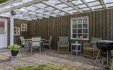 Fenna - 30Km from the Sea: Grass, Grassland, Landscape, Ecoregion, Plain, Plant Community, Land Lot, Outdoor Furniture, Prairie, Shrubland