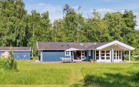 Launo - 1.1Km to the Fjord: Estate, Shade, Driveway, Farmhouse