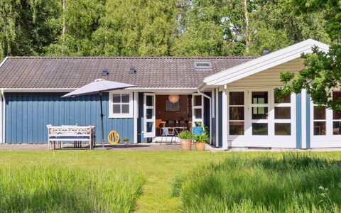 Launo - 1.1Km to the Fjord: Estate, Shade, Driveway, Farmhouse