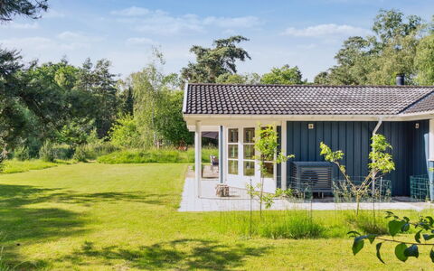 Launo - 1.1Km to the Fjord: Estate, Shade, Driveway, Farmhouse