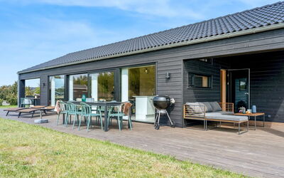 Edite - 900M from the Sea