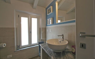 Accommodation:&nbsp;Azul