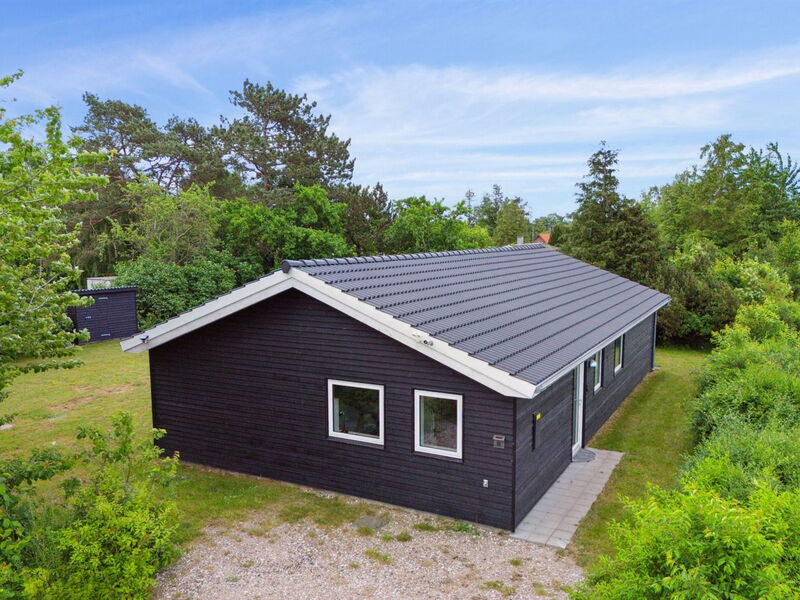 Dorreth - 3.2Km from the Sea
