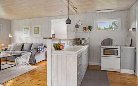Bosse - from the Sea: Kitchen, Kitchen Appliance, Flooring, Major Appliance, Wood, Interior Design, Home Appliance, Furniture, Countertop, Ceiling