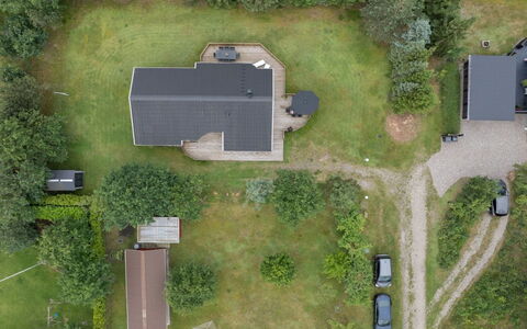 Ingwin - from the Sea: Residential Area, Shrub, House, Home, Garden, Estate, Shade, Landscaping, Lawn