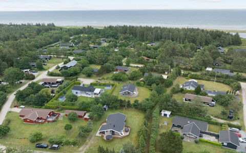 Ingwin - from the Sea: Residential Area, Shrub, House, Home, Garden, Estate, Shade, Landscaping, Lawn