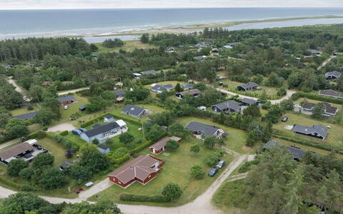 Ingwin - from the Sea: House, Roof, Home, Cottage, Shed, Garden Buildings, Siding, Yard, Log Cabin, Hut