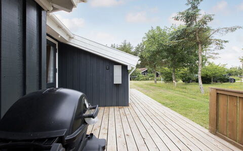 Ingwin - from the Sea: House, Roof, Home, Cottage, Shed, Garden Buildings, Siding, Yard, Log Cabin, Hut