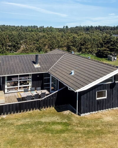 Juris - 950M from the Sea