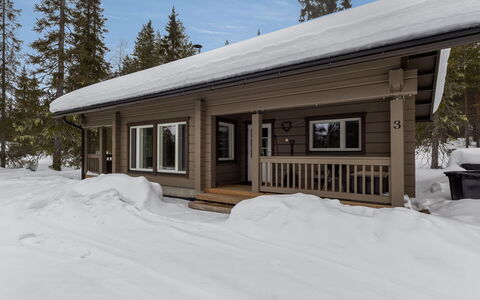 Kuukkelin Kehto: Wood, Cottage, Winter, Snow, Freezing, Log Cabin, Siding, Larch, Slope
