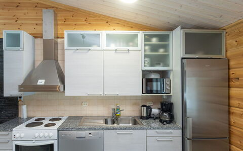 Kuukkelin Kehto: Kitchen Appliance, Kitchen, Countertop, Major Appliance, Interior Design, Cabinetry, Home Appliance, Flooring, Refrigerator, Wood