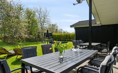 Amiira - 500M from the Sea