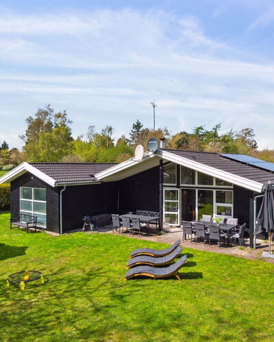 Amiira - 500M from the Sea