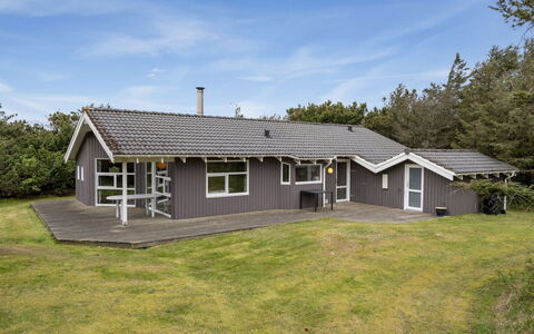 Sella - 200M from the Sea: Cottage, Shed, Hut, Farmhouse, Prairie, Shack, Barn, Log Cabin, Garden Buildings