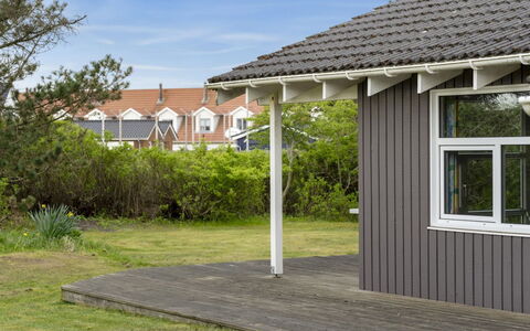 Sella - 200M from the Sea: Cottage, Shed, Hut, Farmhouse, Prairie, Shack, Barn, Log Cabin, Garden Buildings