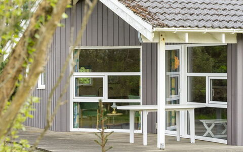 Sella - 200M from the Sea: Cottage, Shed, Hut, Farmhouse, Prairie, Shack, Barn, Log Cabin, Garden Buildings