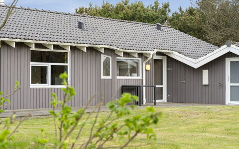 Sella - 200M from the Sea: Cottage, Shed, Hut, Farmhouse, Prairie, Shack, Barn, Log Cabin, Garden Buildings