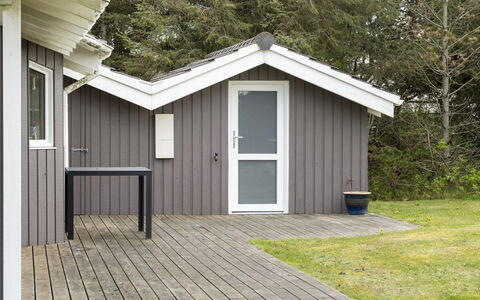 Sella - 200M from the Sea: Cottage, Shed, Hut, Farmhouse, Prairie, Shack, Barn, Log Cabin, Garden Buildings