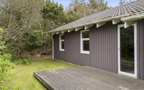 Sella - 200M from the Sea: Cottage, Shed, Hut, Farmhouse, Prairie, Shack, Barn, Log Cabin, Garden Buildings