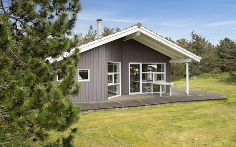 Sella - 200M from the Sea: Cottage, Shed, Hut, Farmhouse, Prairie, Shack, Barn, Log Cabin, Garden Buildings