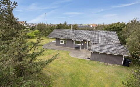 Sella - 200M from the Sea: Cottage, Shed, Hut, Farmhouse, Prairie, Shack, Barn, Log Cabin, Garden Buildings
