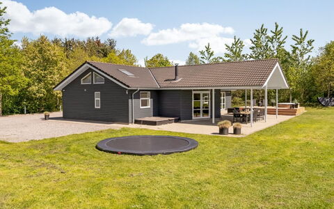 Ahto - 600M to the Fjord: Grass, Grassland, Landscape, Ecoregion, Plain, Plant Community, Land Lot, Outdoor Furniture, Prairie, Shrubland