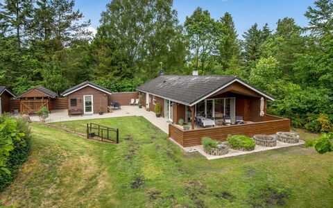 Mauri - from the Sea: Grass, Grassland, Landscape, Ecoregion, Plain, Plant Community, Land Lot, Outdoor Furniture, Prairie, Shrubland