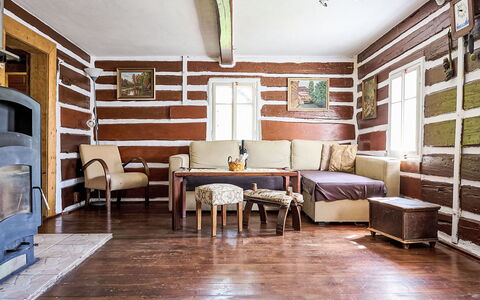 U Myšáka: Property, Table, Building, Picture Frame, Wood, Interior Design, Lighting, Couch, Floor, Decoration