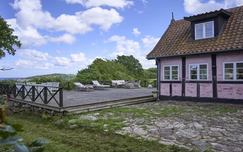 Merrit - 250M from the Sea: Mountainous Landforms, Mountain, Hill, Mountain Range, Hill Station, Human Settlement, Urban Design, Alps, Valley, Summit
